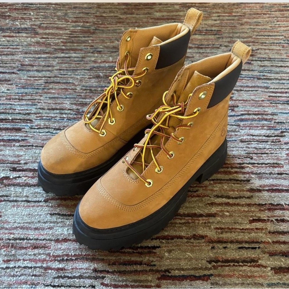 Timberland Tan and Black Ankle Boots
